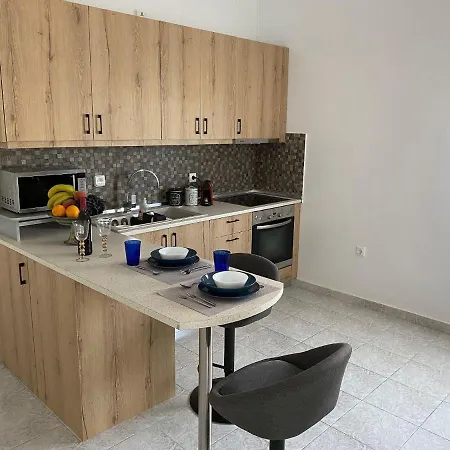 Paraskevi's - Center W/ Lovely Park View *