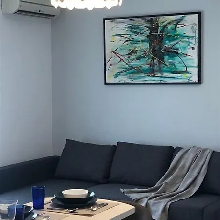 Paraskevi's - Center W/ Lovely Park View