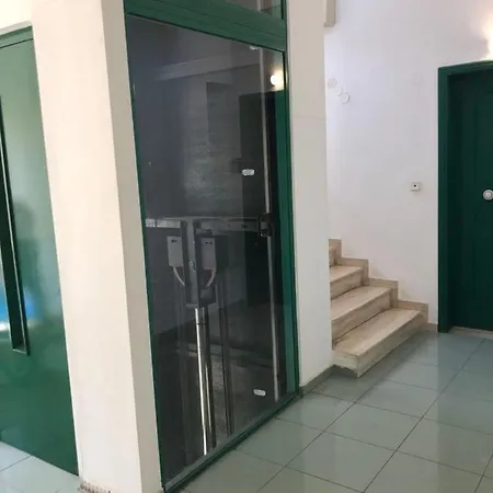 Paraskevi's - Center W/ Lovely Park View Apartman