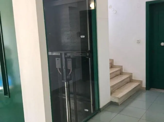 Paraskevi's - Center W/ Lovely Park View Apartman